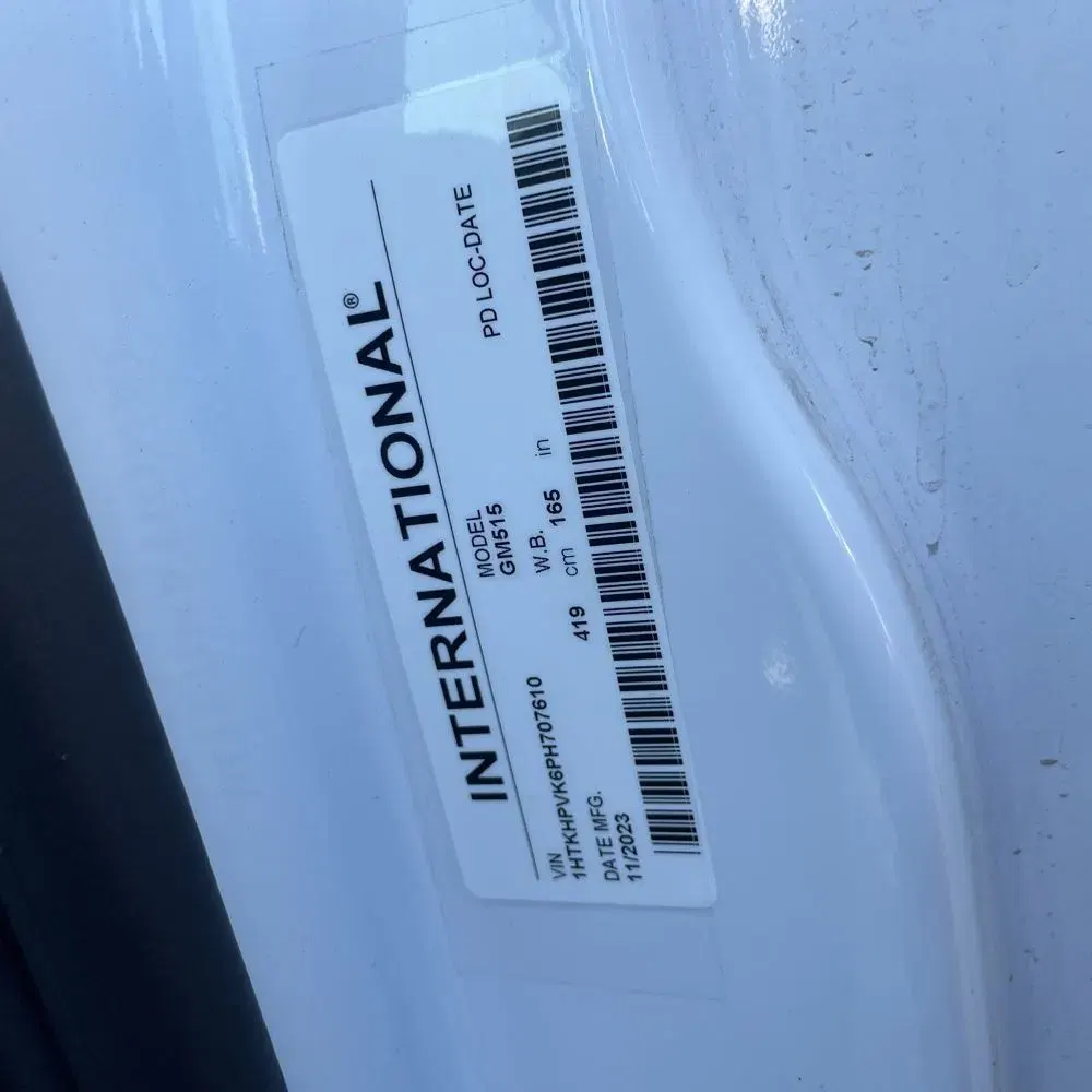 2023 Chevrolet Silverado 5500 W/T