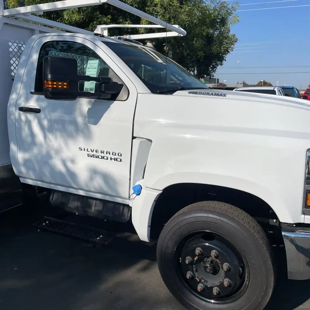 2023 Chevrolet Silverado 5500 W/T