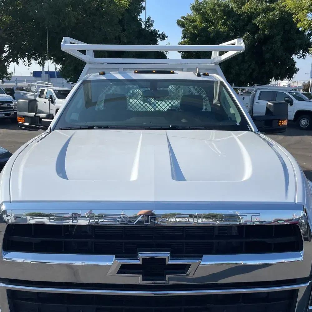 2023 Chevrolet Silverado 5500 W/T
