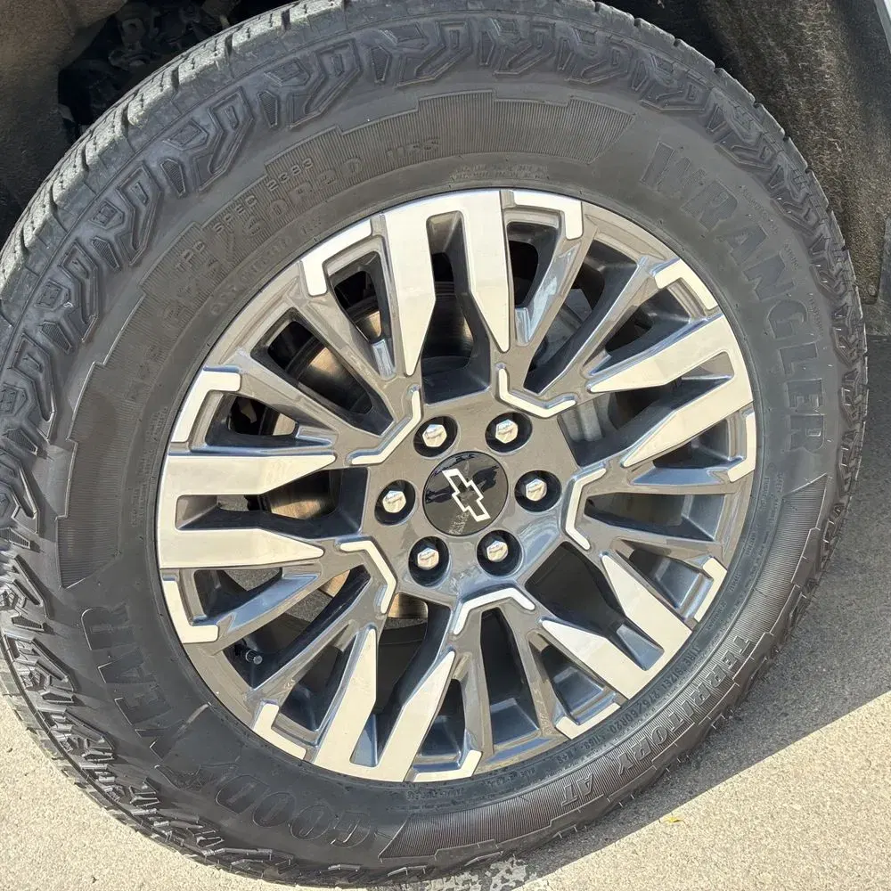 2025 Chevrolet Suburban Z71