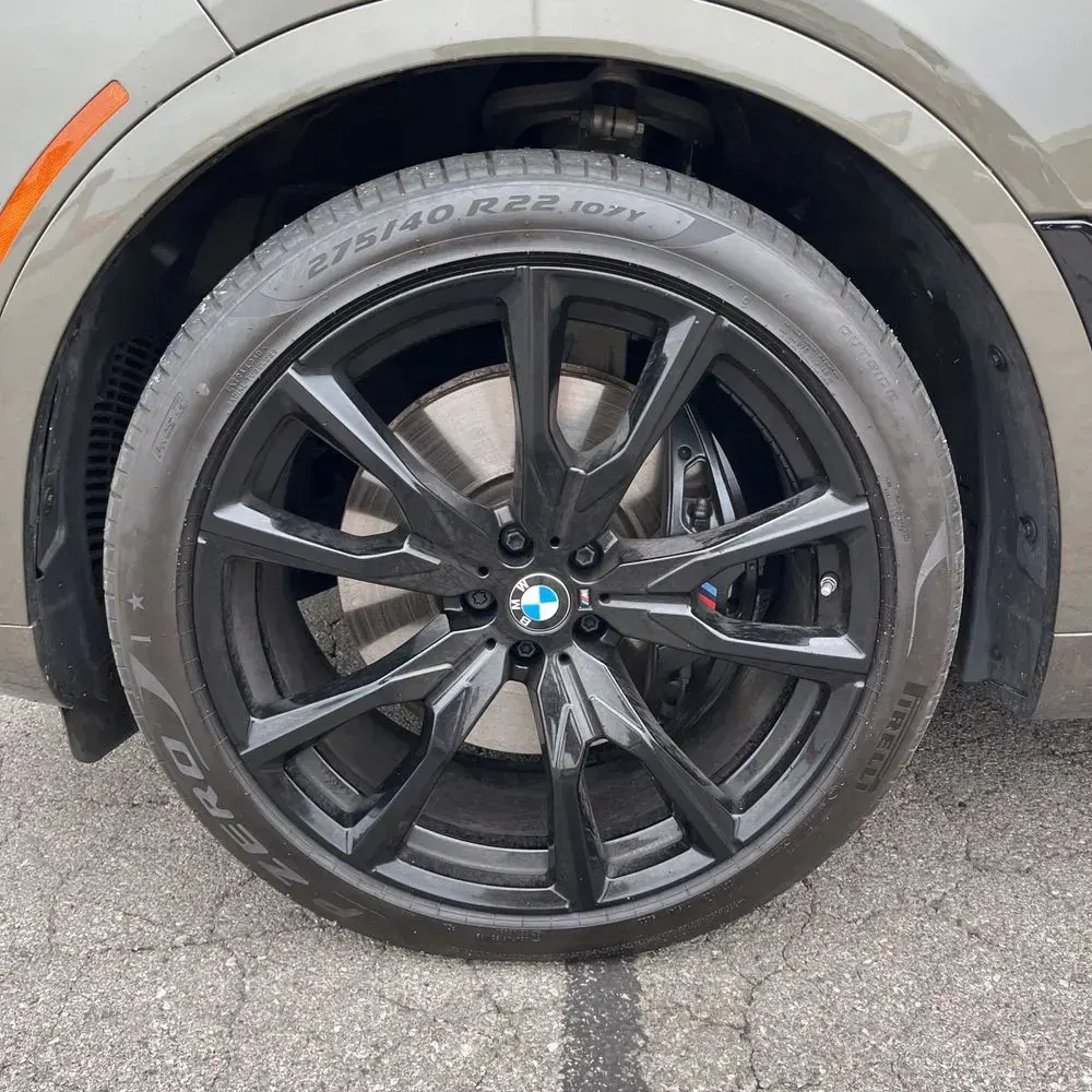 2024 BMW X7 M60i