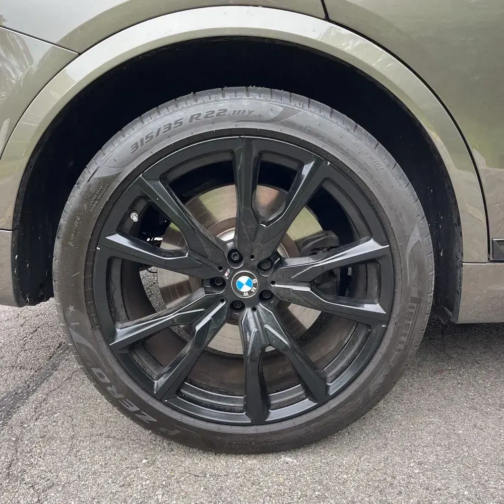 2024 BMW X7 M60i