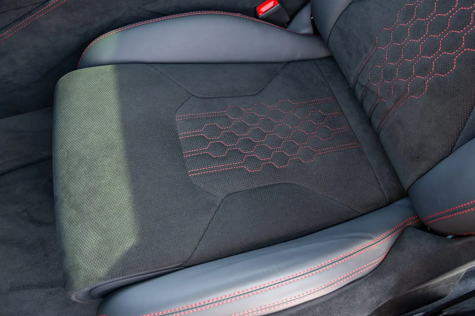 2024 Lamborghini Urus Performante