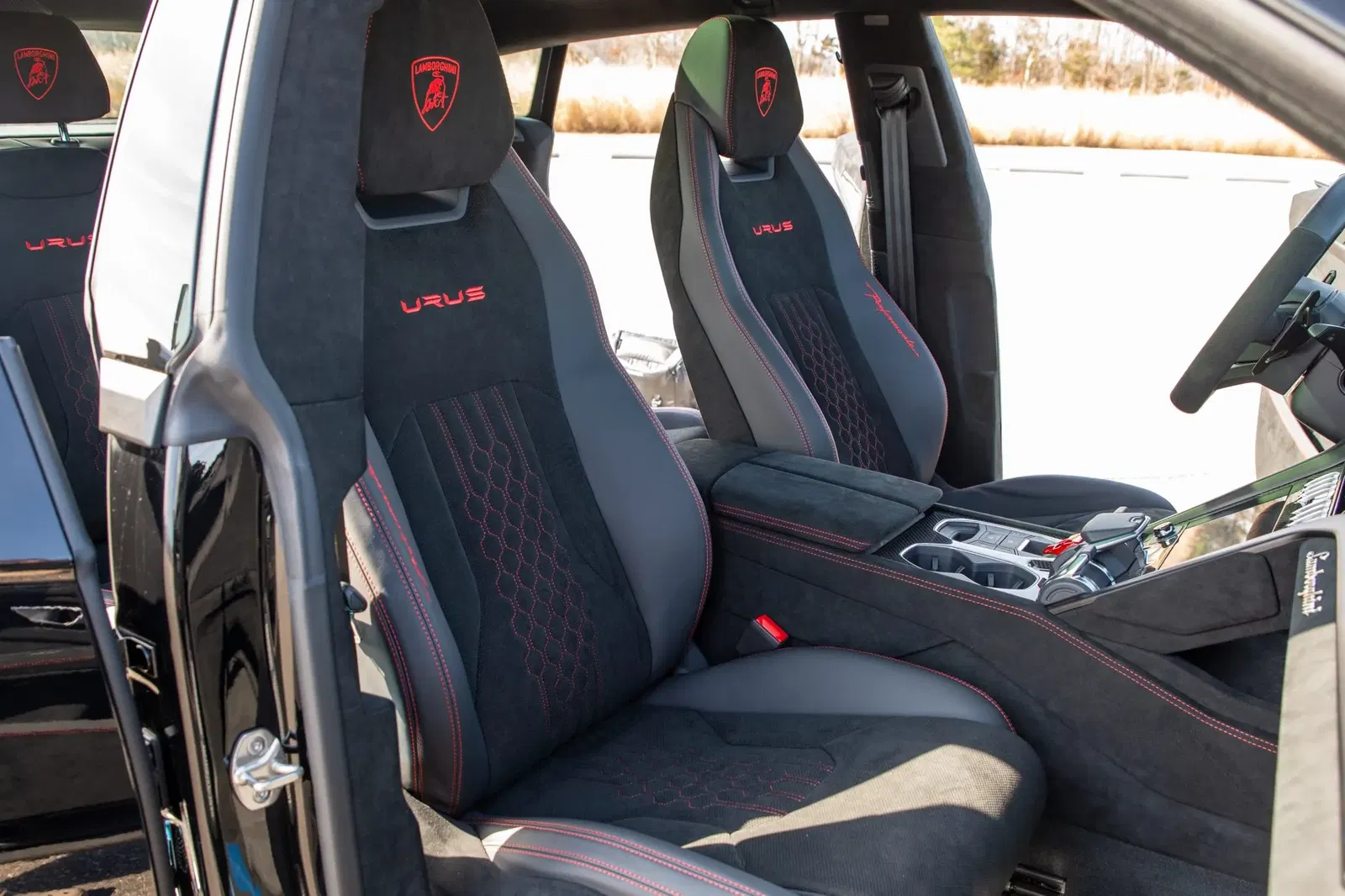 2024 Lamborghini Urus Performante