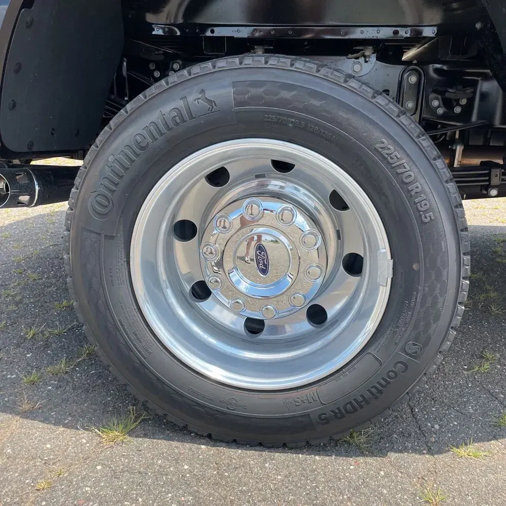 2025 Ford F-450 Super Duty Platinum