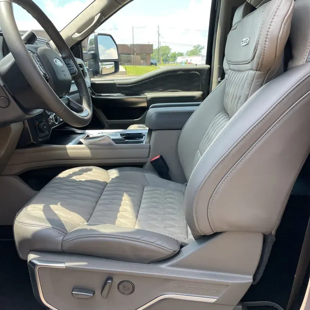 2025 Ford F-450 Super Duty Platinum