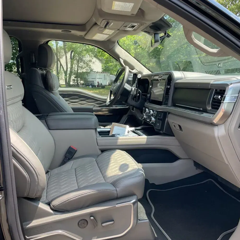2025 Ford F-450 Super Duty Platinum