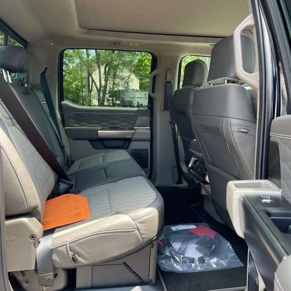 2025 Ford F-450 Super Duty Platinum