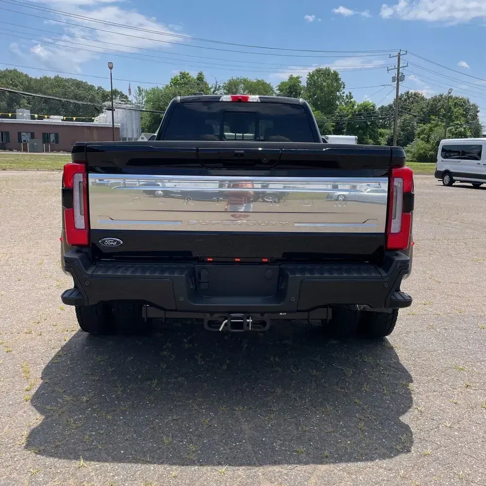 2025 Ford F-450 Super Duty Platinum