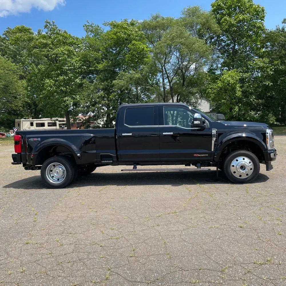 2025 Ford F-450 Super Duty Platinum