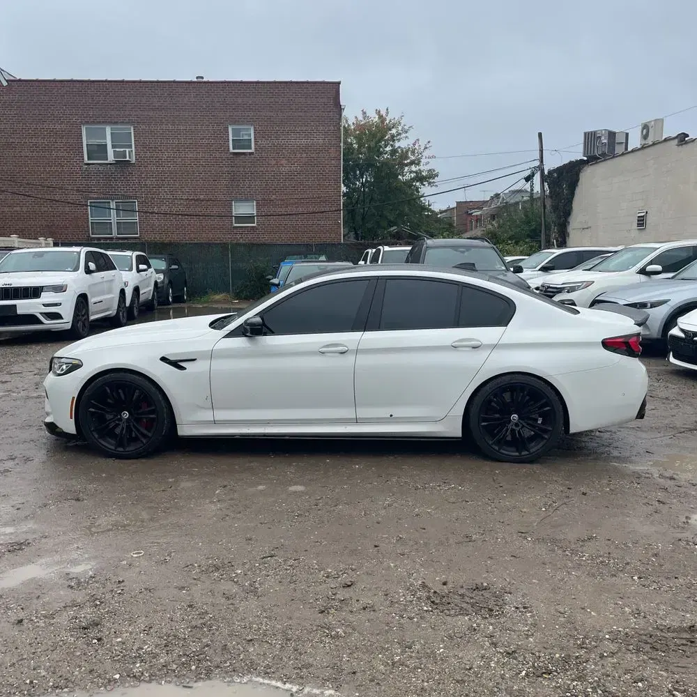 2023 BMW M5