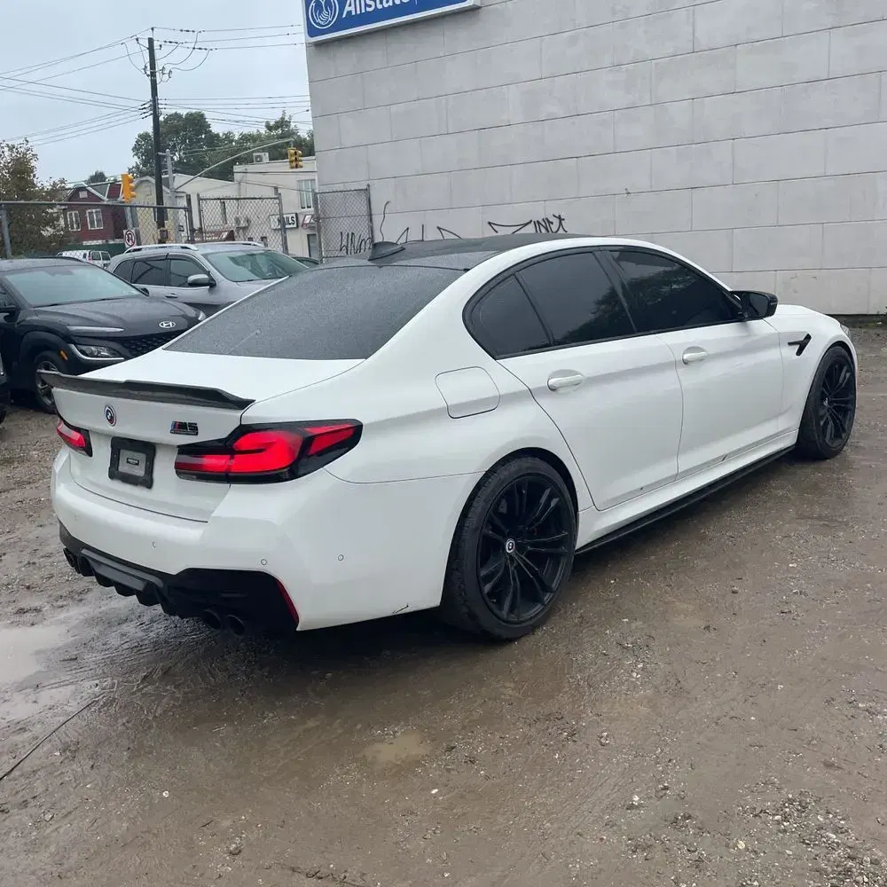 2023 BMW M5