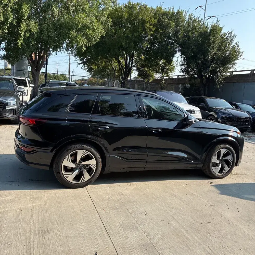 2025 Audi Q6 e-tron Prestige