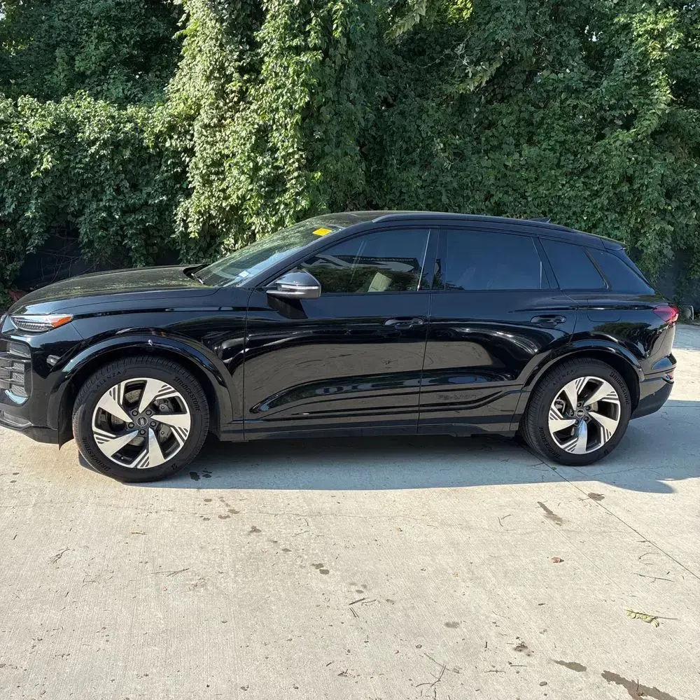2025 Audi Q6 e-tron Prestige