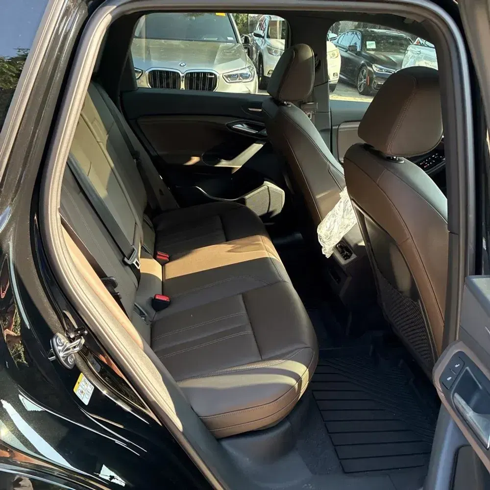 2025 Audi Q6 e-tron Prestige