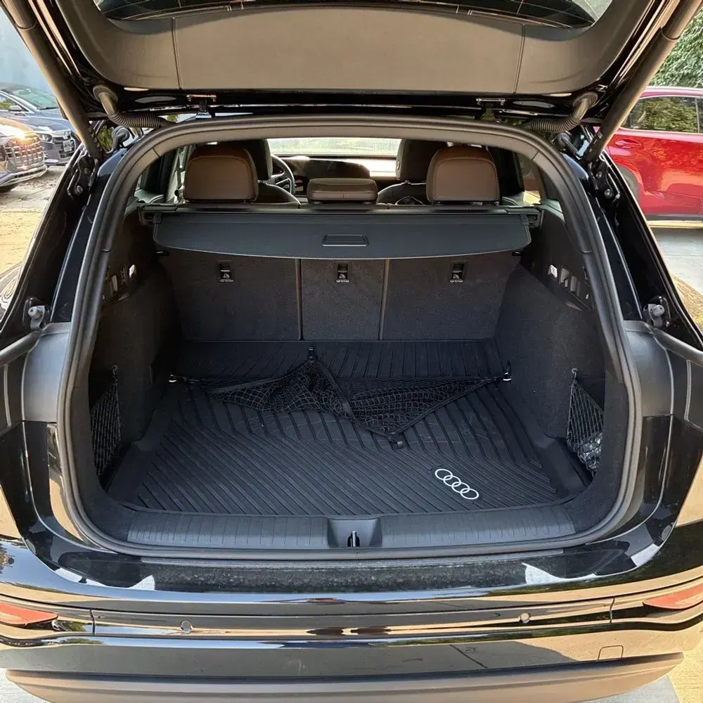 2025 Audi Q6 e-tron Prestige