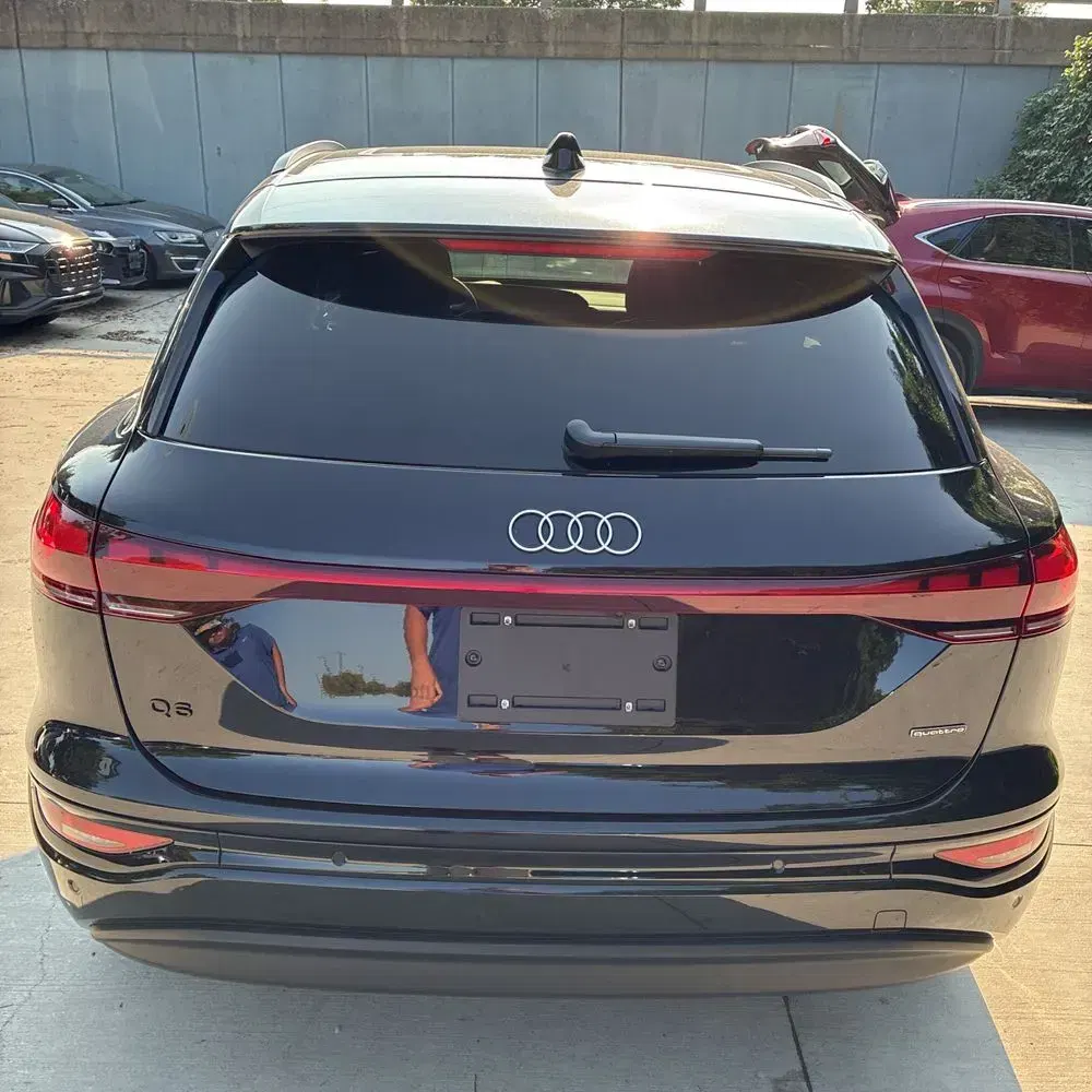 2025 Audi Q6 e-tron Prestige