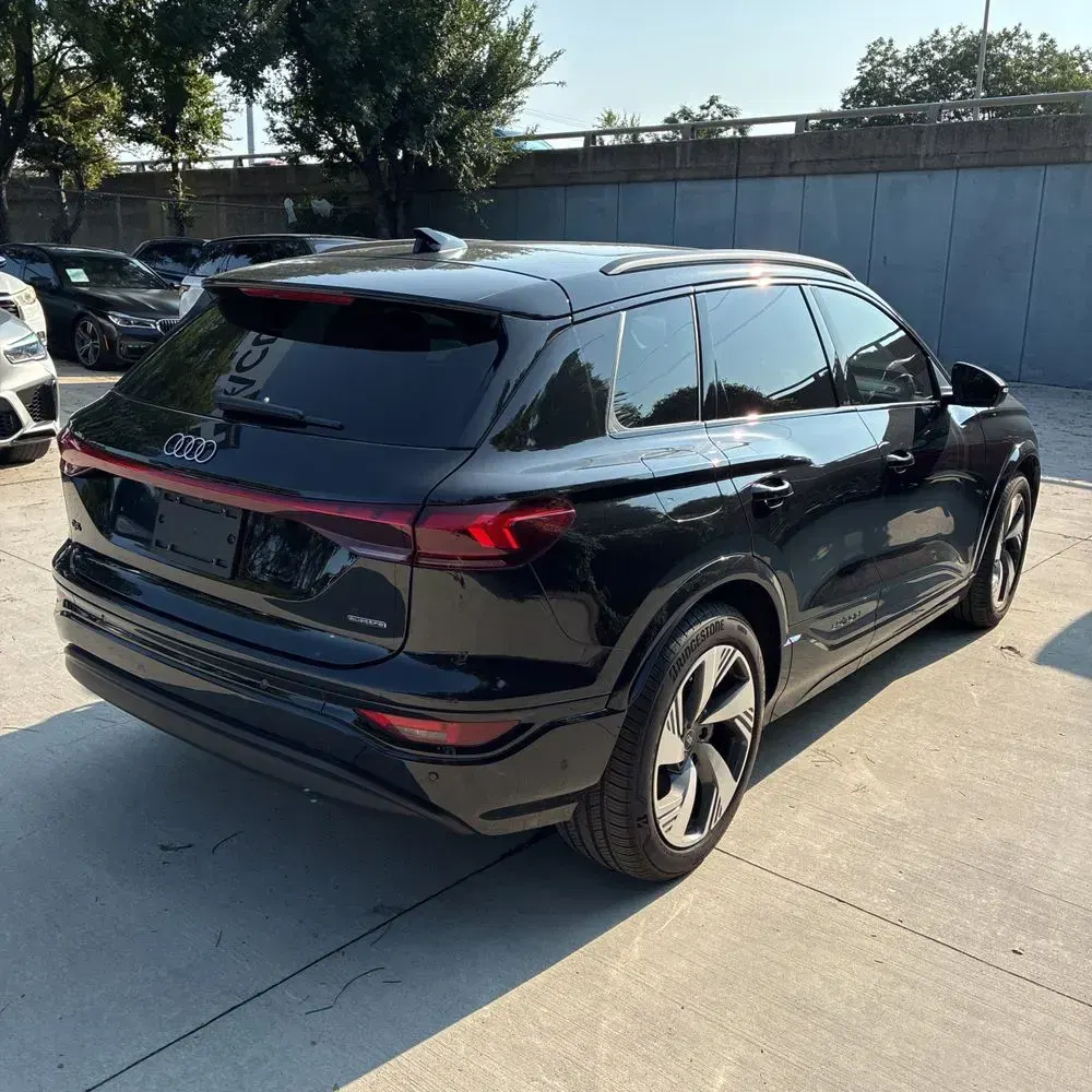 2025 Audi Q6 e-tron Prestige