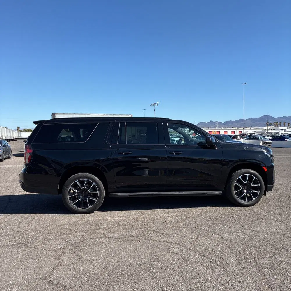2024 Chevrolet Suburban RST