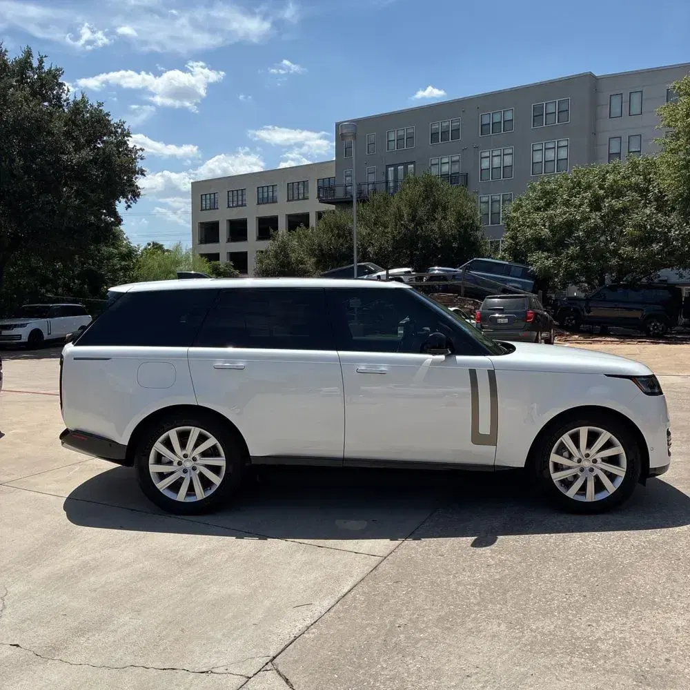 2024 Land Rover Range Rover SE P400