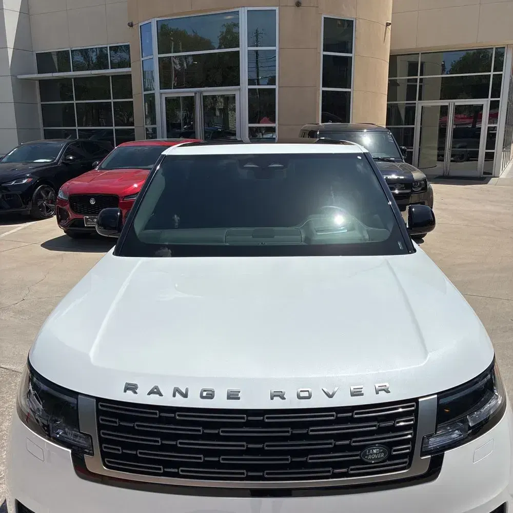 2024 Land Rover Range Rover SE P400