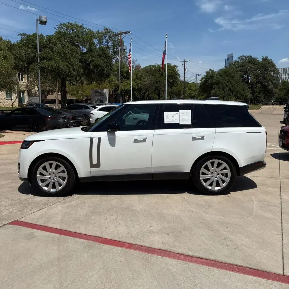 2024 Land Rover Range Rover SE P400