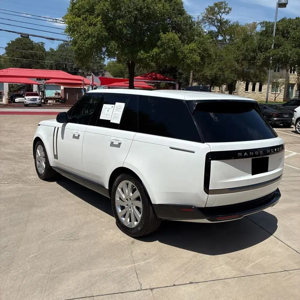 2024 Land Rover Range Rover SE P400