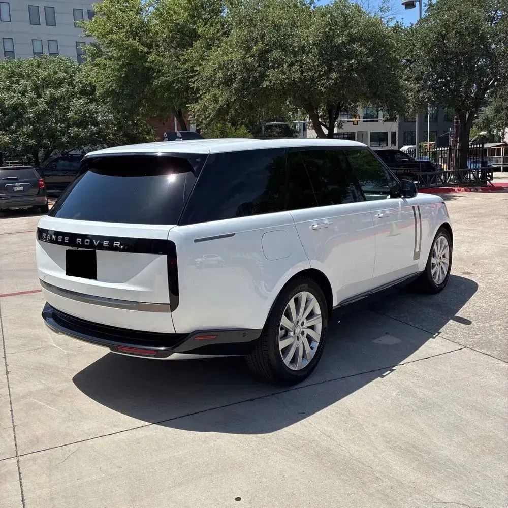 2024 Land Rover Range Rover SE P400