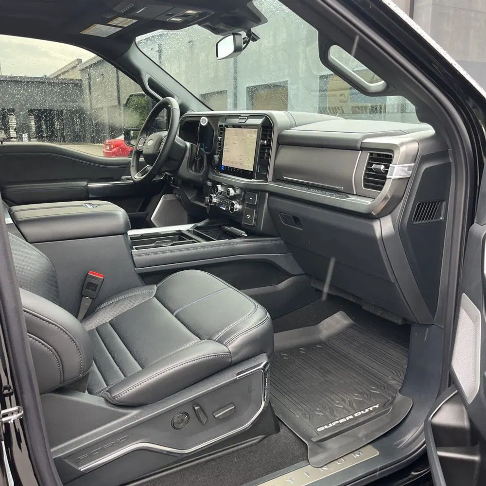 2025 Ford F450SD Platinum