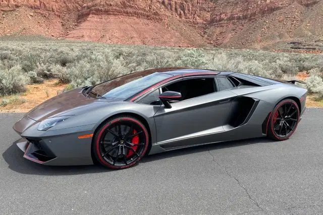 2016 Lamborghini Aventador LP700-4 Pirelli Edition Roadster