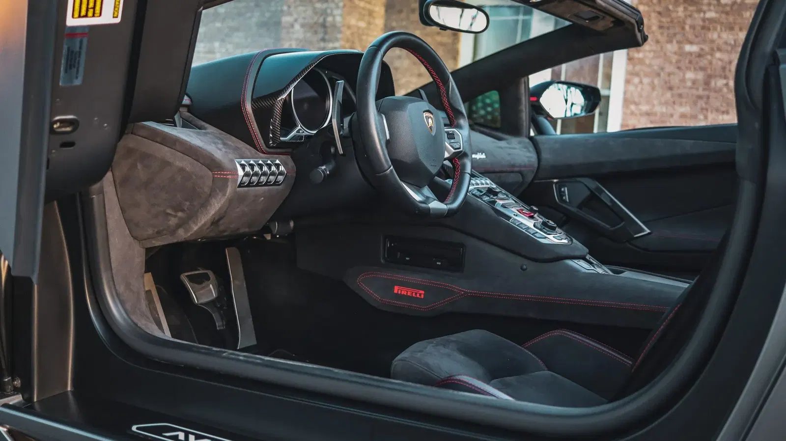 2016 Lamborghini Aventador LP700-4 Pirelli Edition Roadster