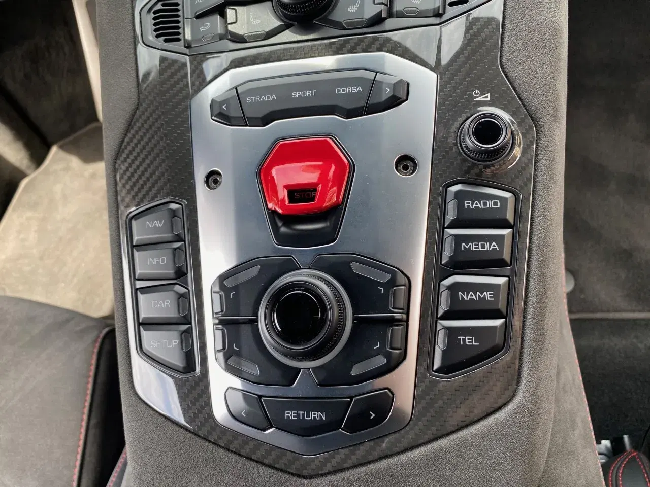 2016 Lamborghini Aventador LP700-4 Pirelli Edition Roadster
