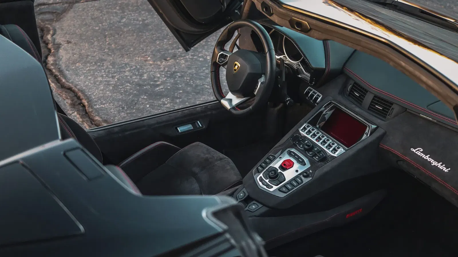 2016 Lamborghini Aventador LP700-4 Pirelli Edition Roadster