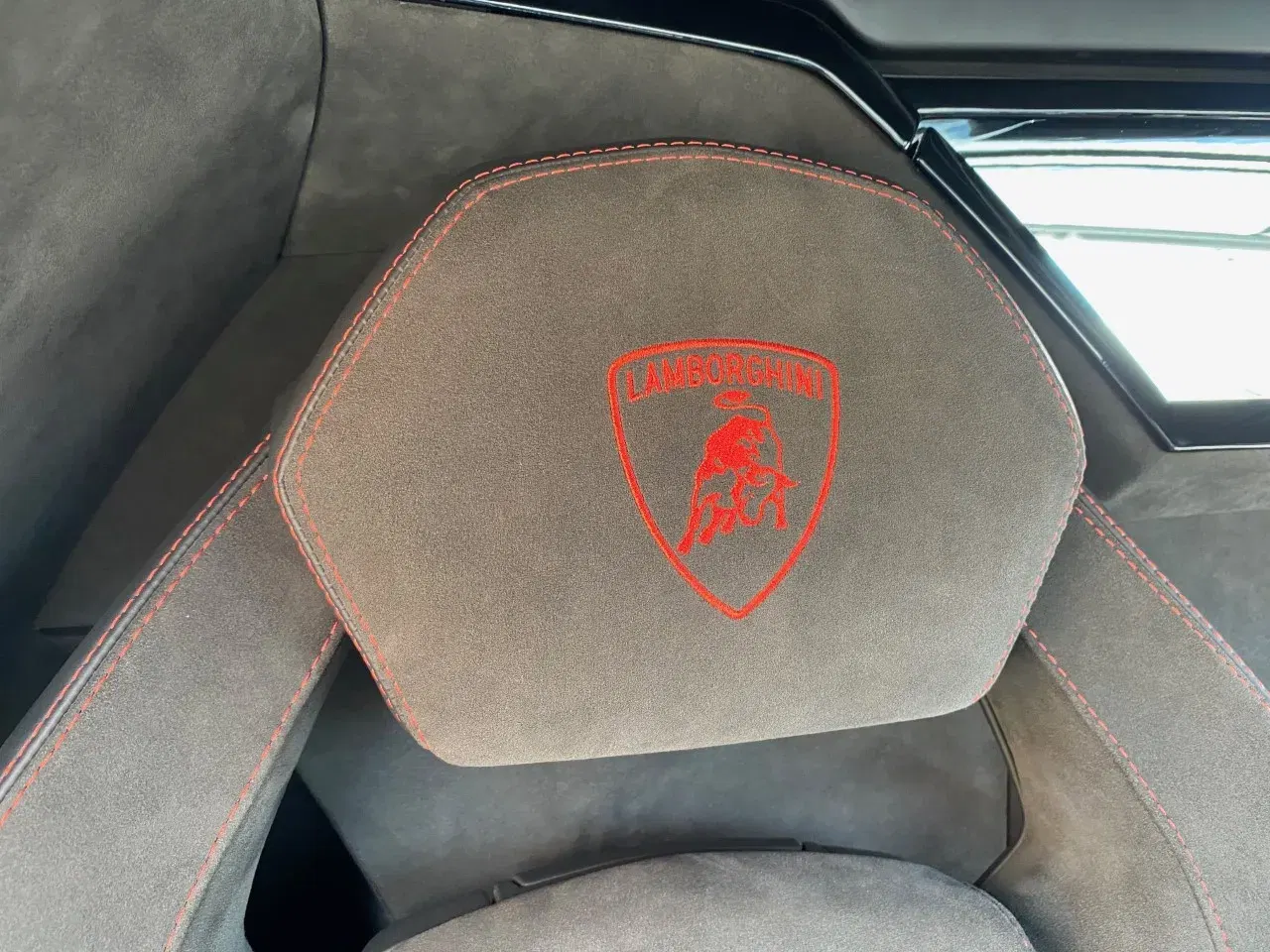 2016 Lamborghini Aventador LP700-4 Pirelli Edition Roadster
