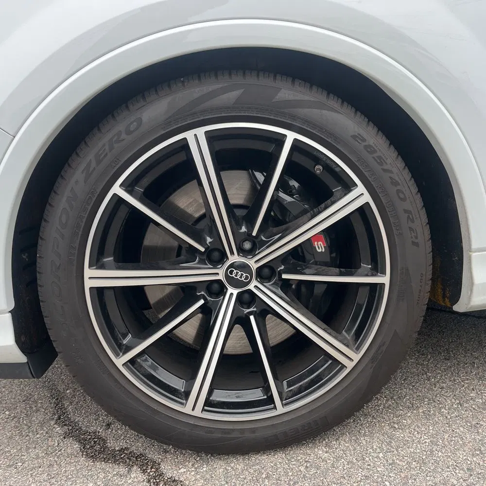 2023 Audi SQ7 Premium Plus