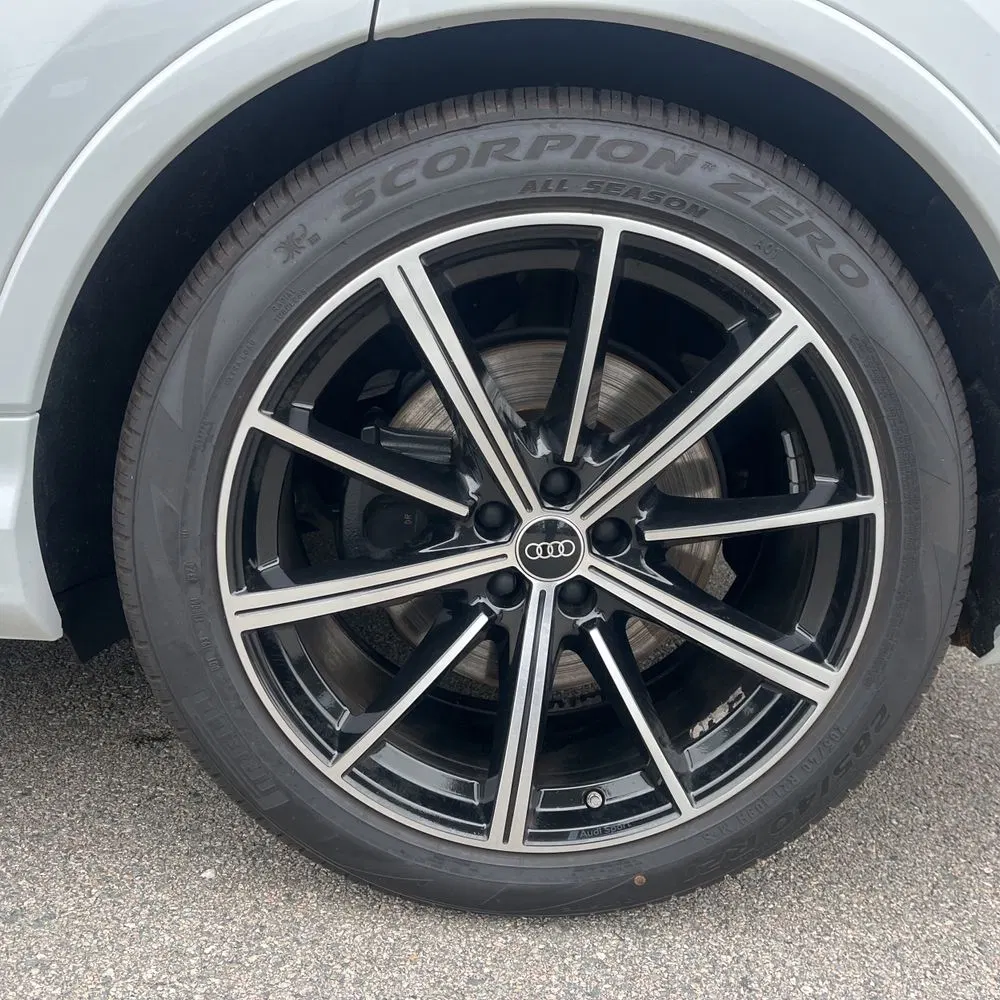 2023 Audi SQ7 Premium Plus