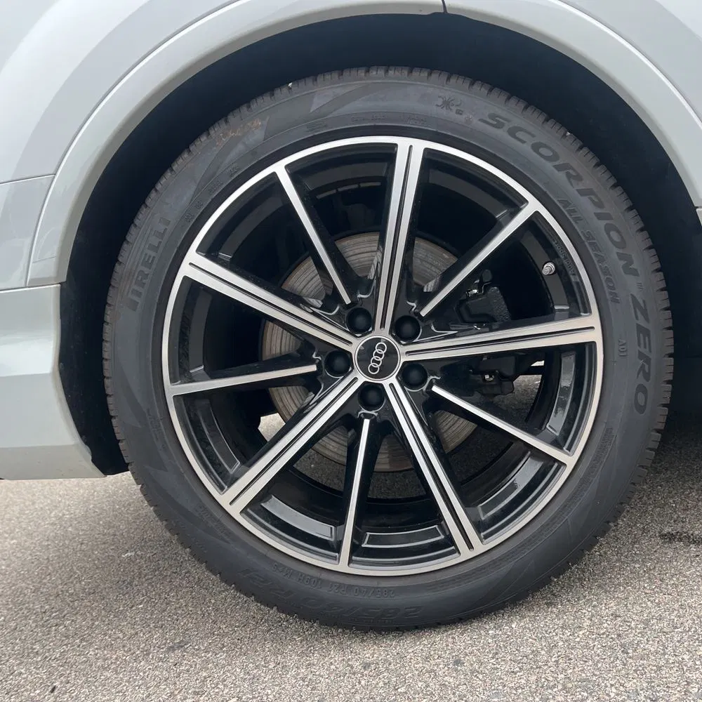 2023 Audi SQ7 Premium Plus