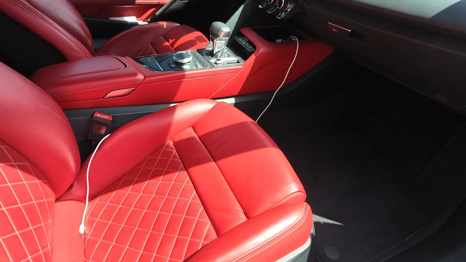 2020 Audi R8 V10 Performance Coupe - 602-hp V10, AWD, Express Red Interior, Carbon Exterior and Interior packages