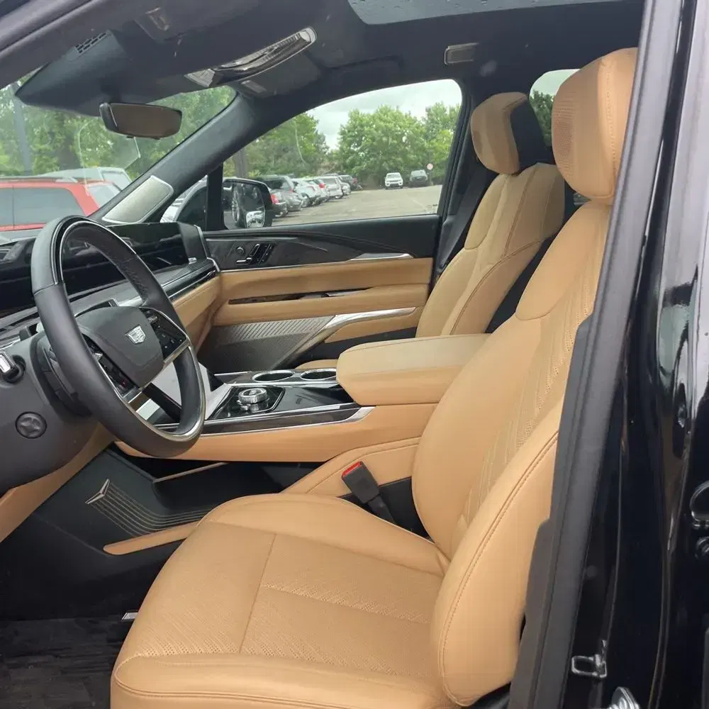 2025 Cadillac Escalade IQ Sport 2