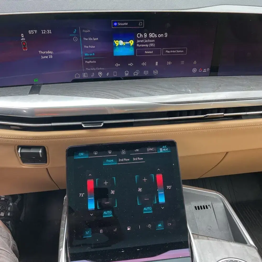 2025 Cadillac Escalade IQ Sport 2