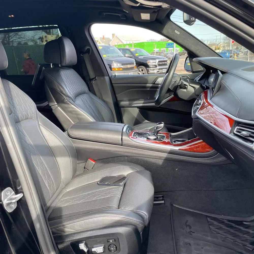 2022 BMW X7 ALPINA XB7
