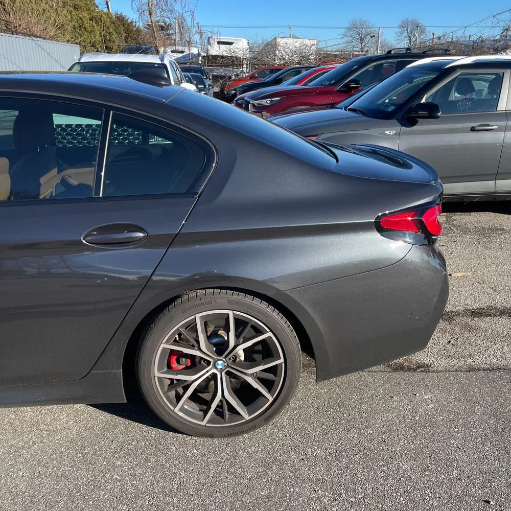 2022 BMW 5-Series M550xi