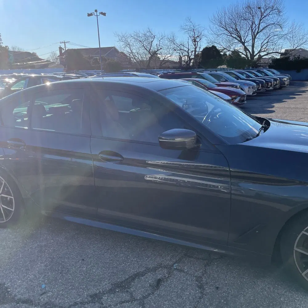 2022 BMW 5-Series M550xi