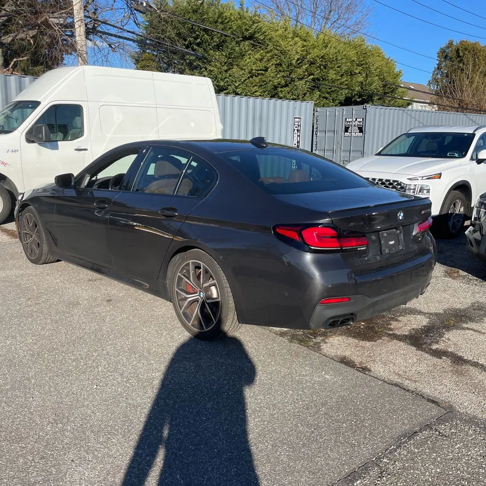 2022 BMW 5-Series M550xi