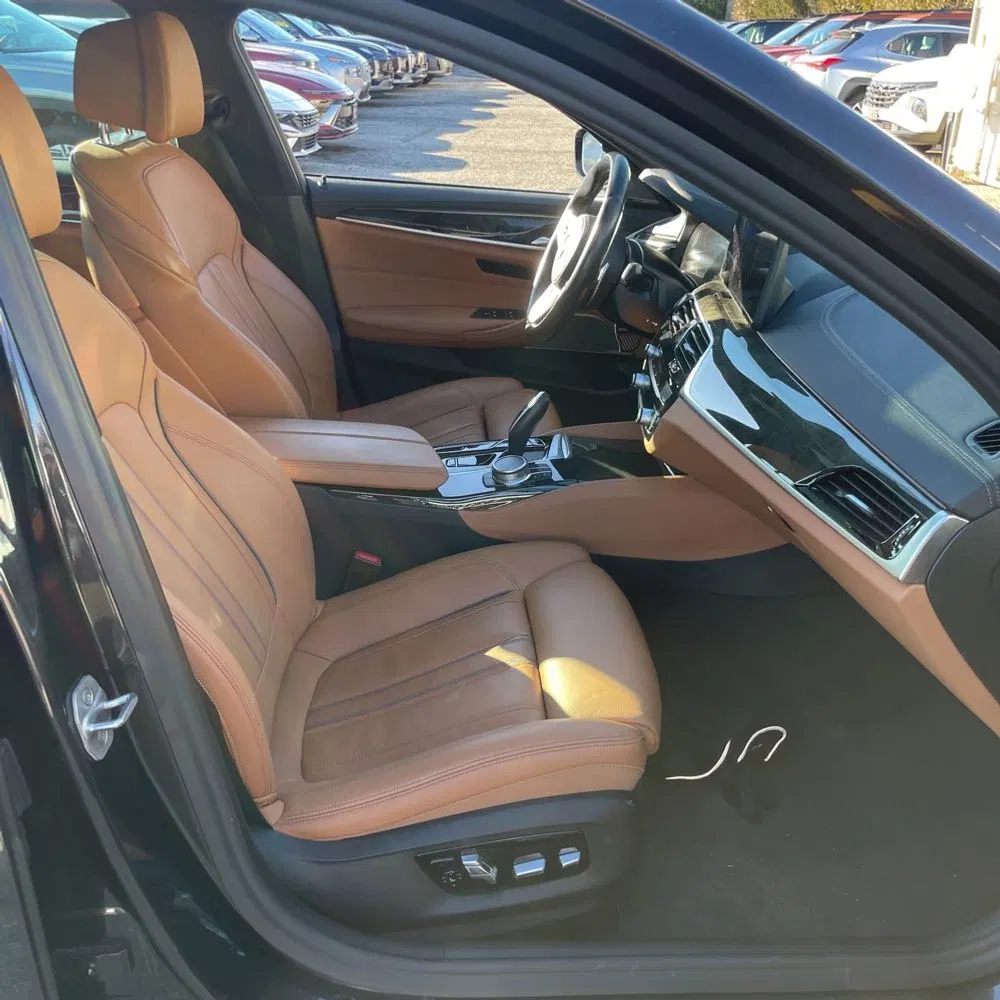 2022 BMW 5-Series M550xi