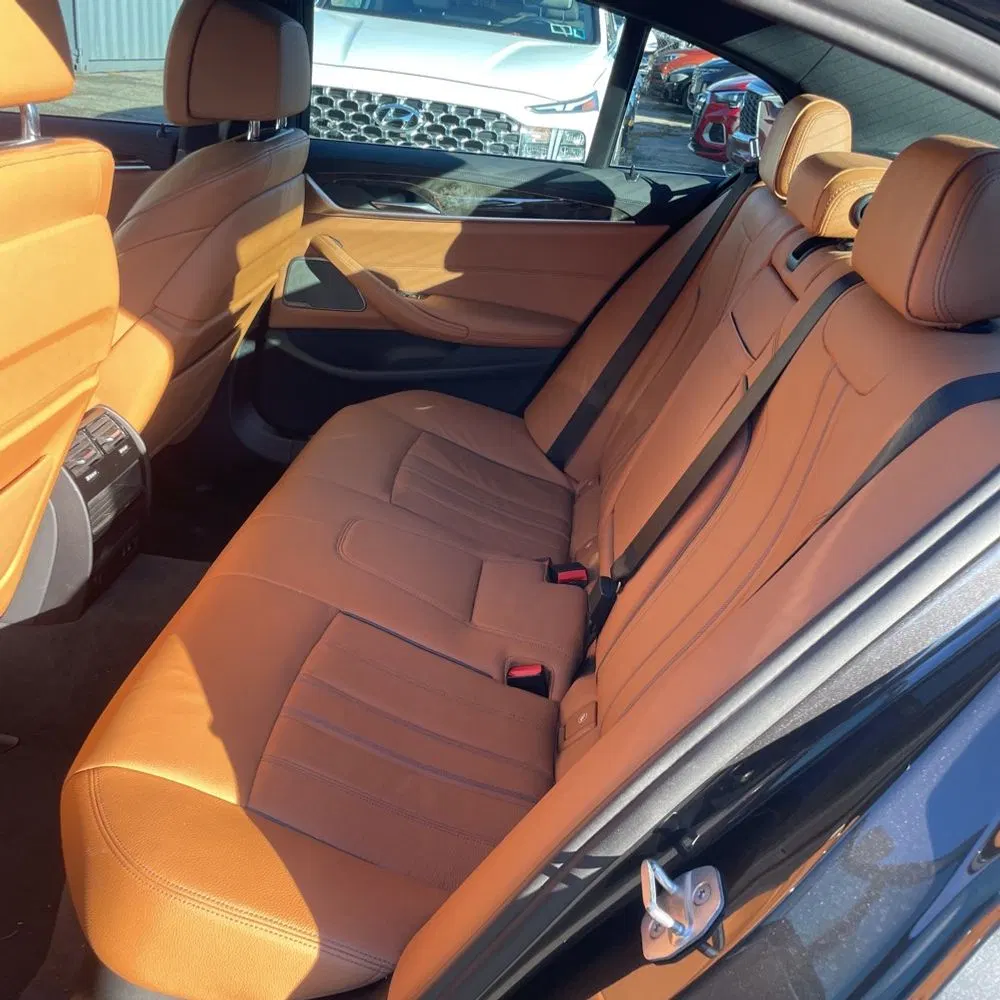 2022 BMW 5-Series M550xi