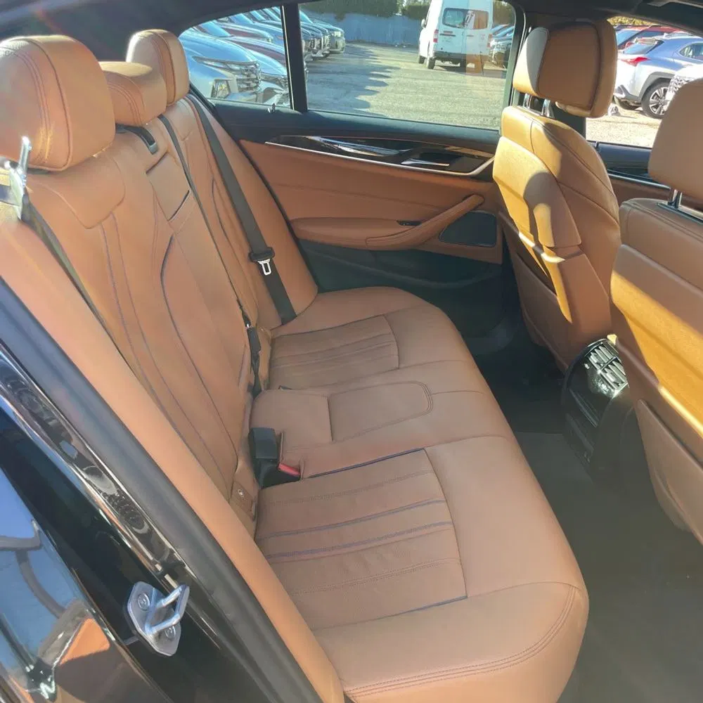 2022 BMW 5-Series M550xi