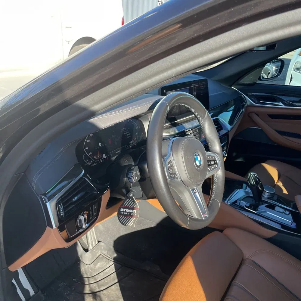 2022 BMW 5-Series M550xi