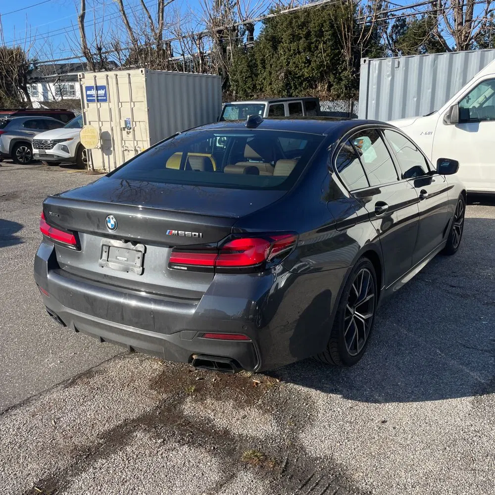 2022 BMW 5-Series M550xi