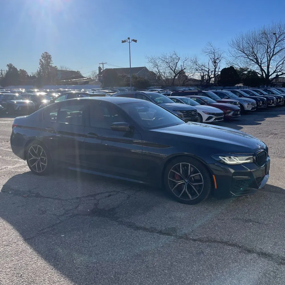 2022 BMW 5-Series M550xi